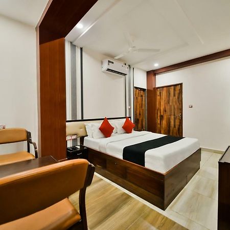 Capital O 39331 Hotel Retaj Bhīlwāra Zewnętrze zdjęcie